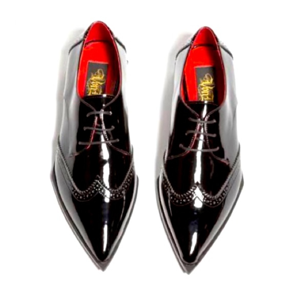 Von D Shoes brand new in box unworn Size 9.5. Box says Size 10 but shoes are 9.5